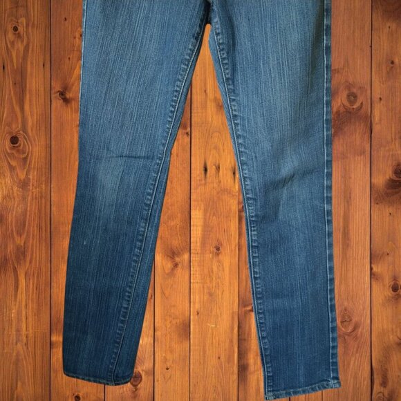 Old Navy Diva Women's Size 4 Low Rise Slim Fit Denim Jeans Casual Classic Blue - Picture 4 of 6